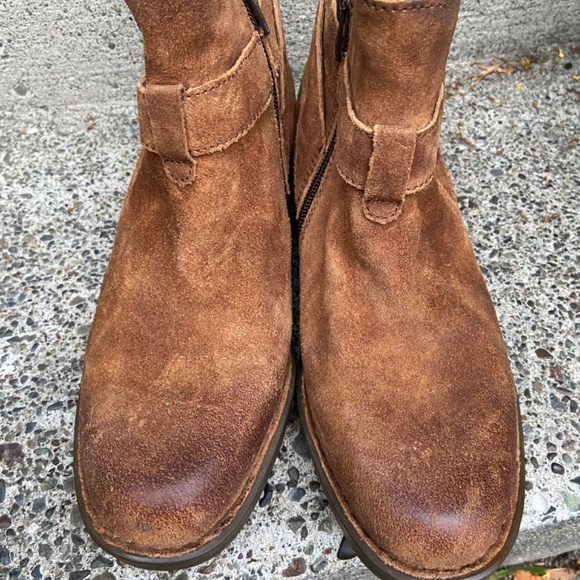 Born Jorgette Ankle Boots Booties Shoes Womens Size 8 Brown Distressed Suede - Picture 4 of 7